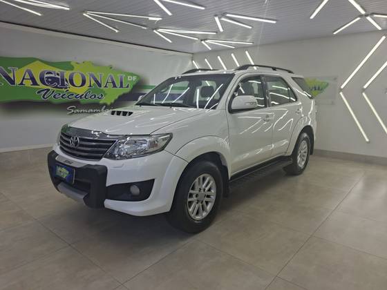 TOYOTA HILUX SW4 3.0 SRV 4X4 7 LUGARES 16V TURBO INTERCOOLER DIESEL 4P AUTOMÁTICO